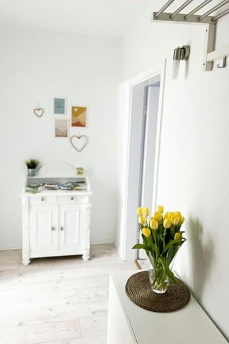 Modernes Apartment Mit Balkon Free Parking Netflix Celle Exterior photo