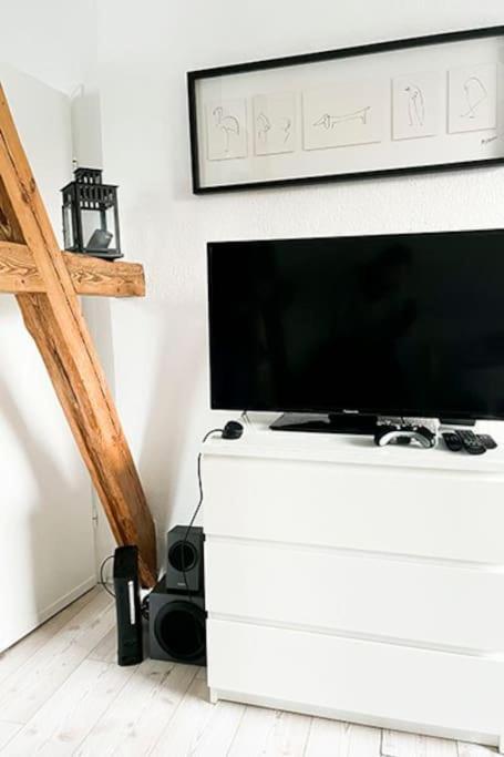 Modernes Apartment Mit Balkon Free Parking Netflix Celle Exterior photo